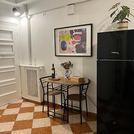 Quiet Apartment With Garden View In Kolonaki Athen Eksteriør billede