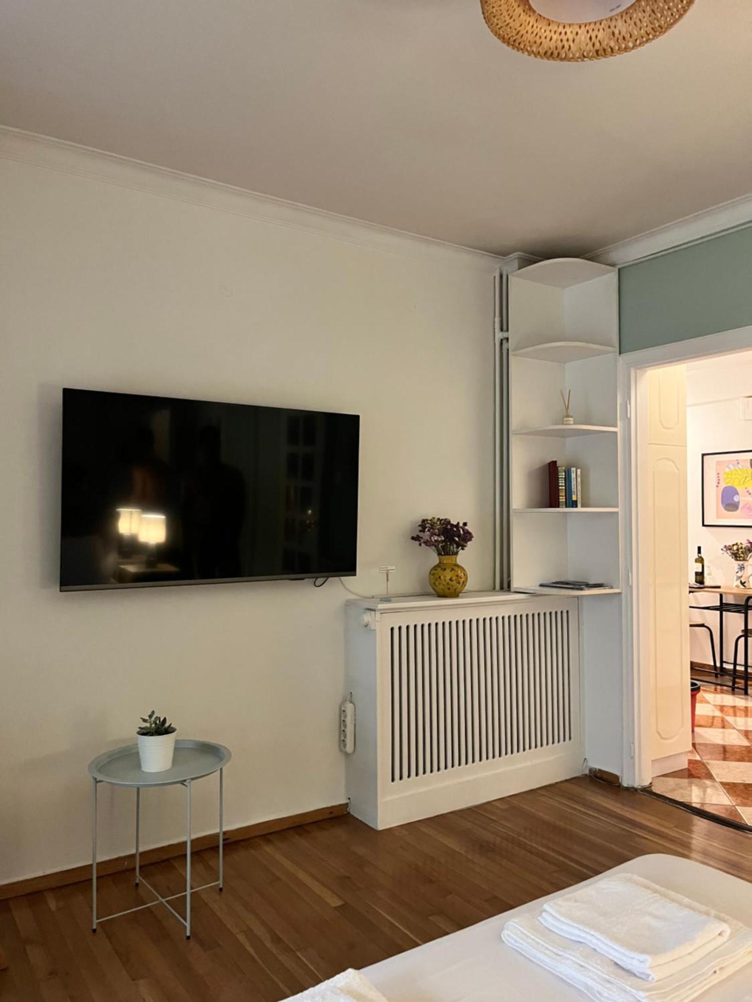 Quiet Apartment With Garden View In Kolonaki Athen Eksteriør billede