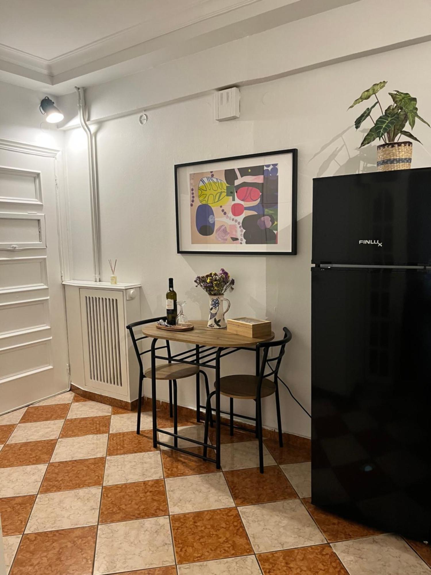 Quiet Apartment With Garden View In Kolonaki Athen Eksteriør billede